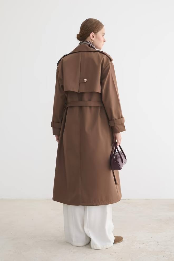Brown Double-Breasted Trenchcoat